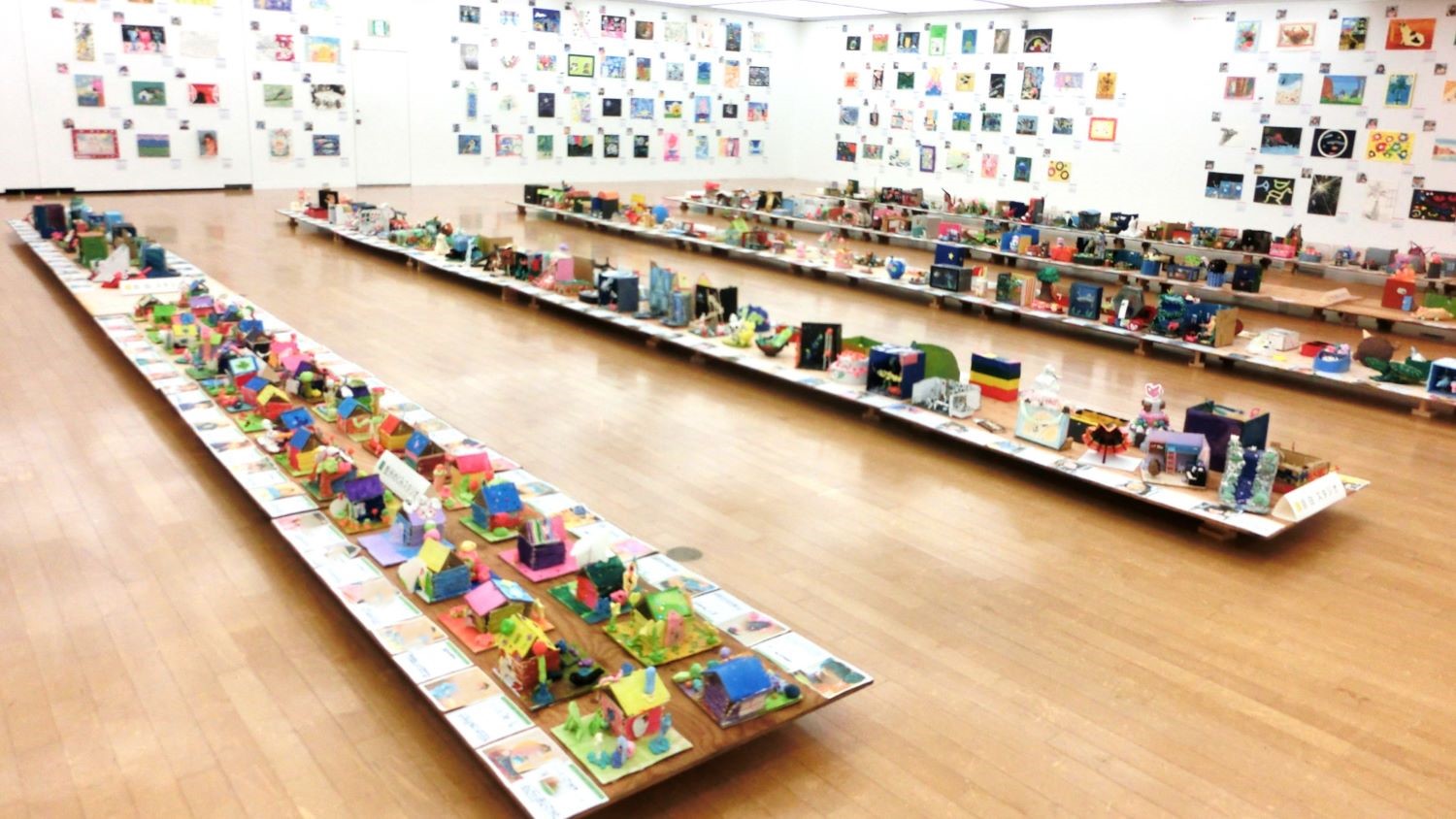 クリア引き出し敷き詰め展示まとめ売りの試み 241221_gajyuku_ten.jpg