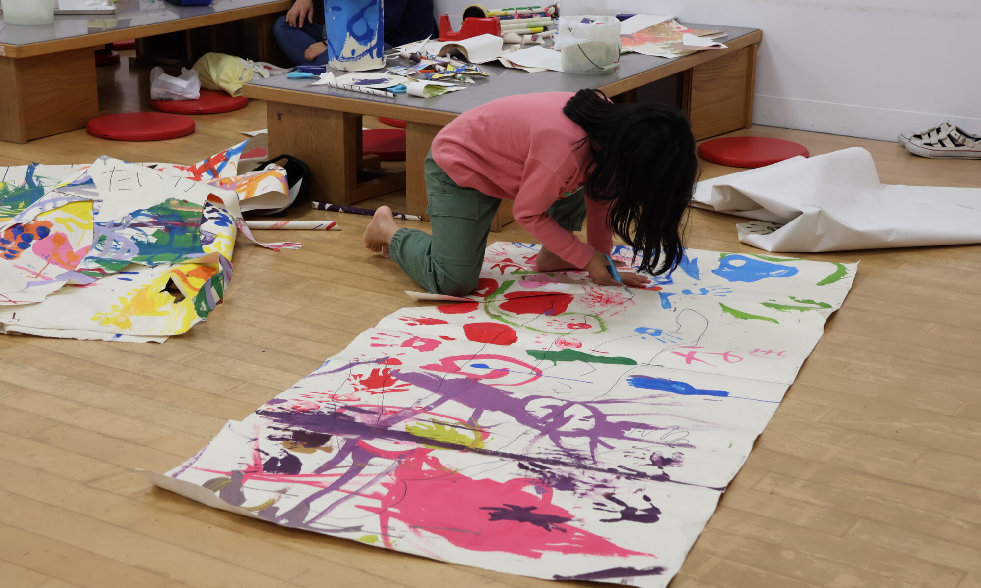 この材料で、なにできる？　材料：えのぐがついたかみ5