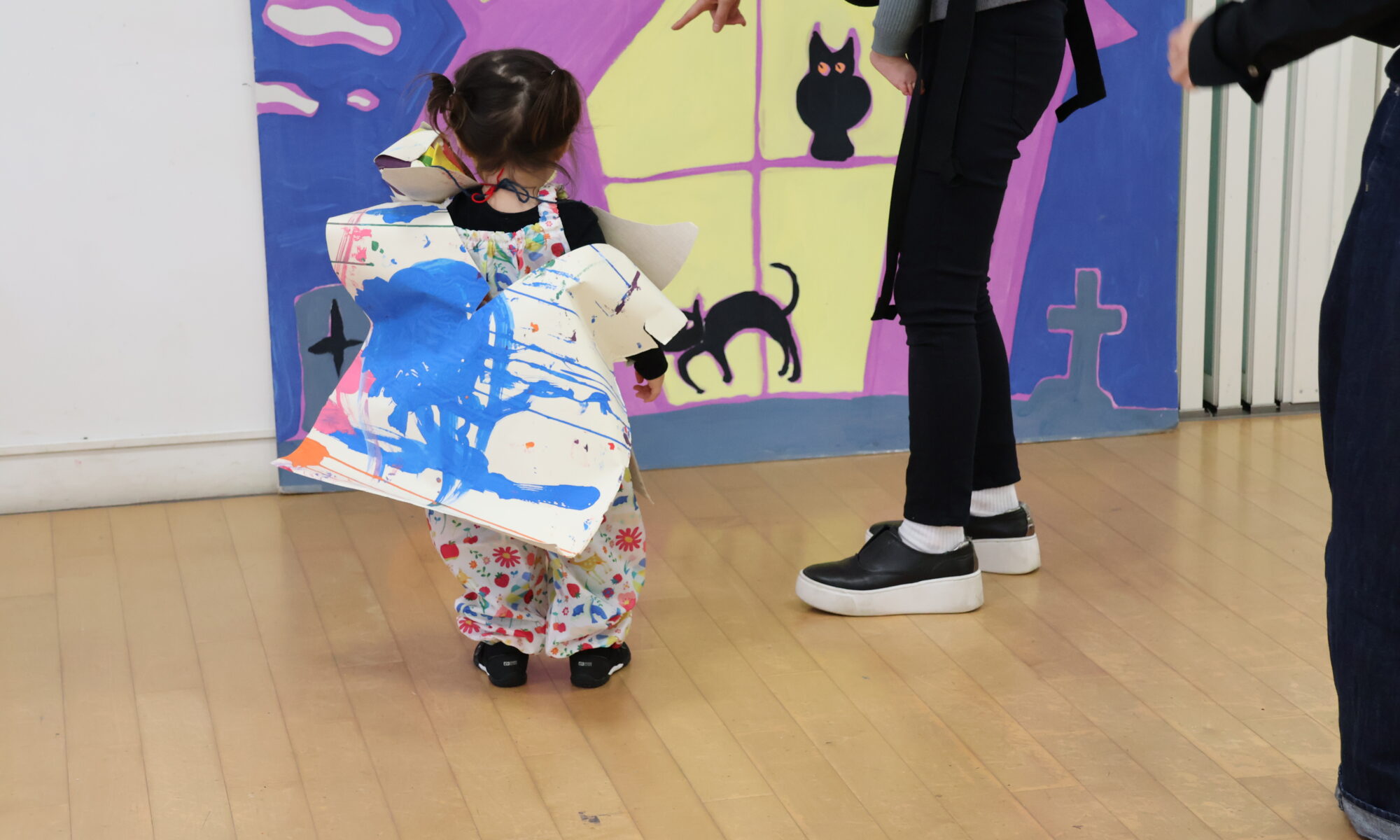 この材料で、なにできる？　材料：えのぐがついたかみ3