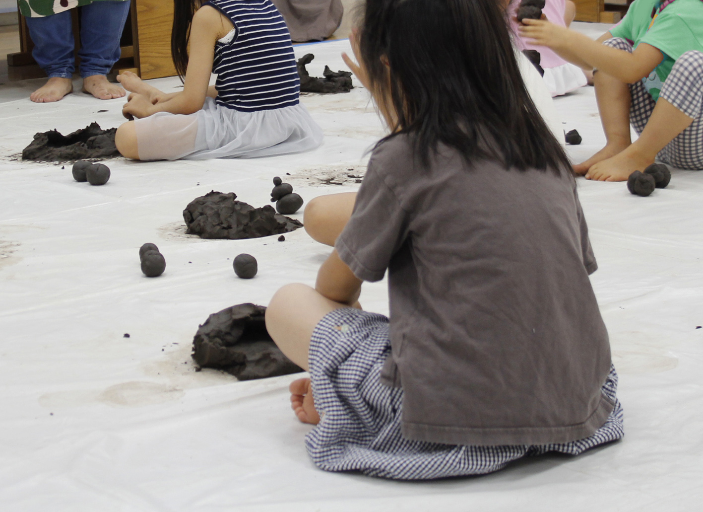 障がいのある子どもたちのための親子で造形ピクニックサムネイル